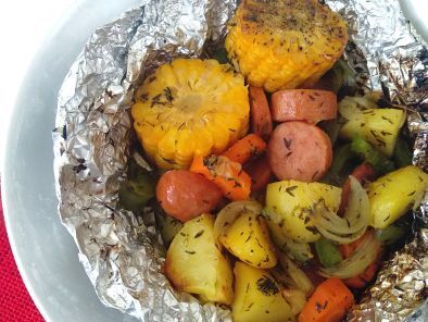 Verduras en paquetitos de papel de aluminio, al grill (horno) o en  churrasquera de gas - Receta Petitchef
