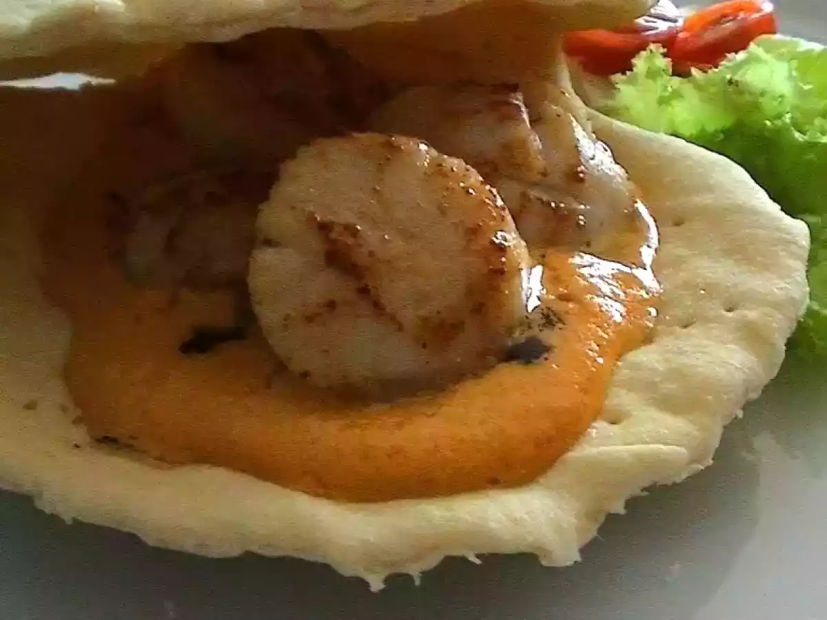 Vieiras con Crema de Ajos y Coral al Aroma de Vainilla